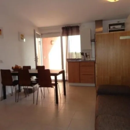 - 5 Pers, 47 M2, 2/1 Διαμέρισμα *